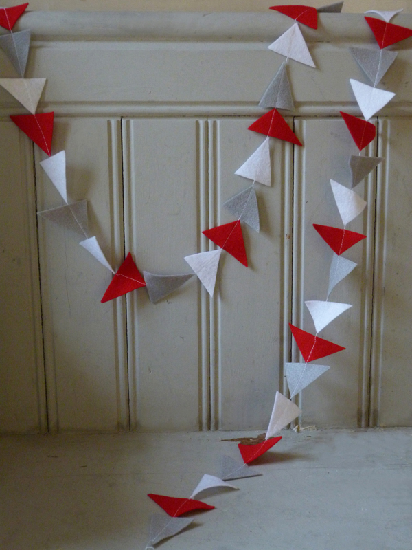 {Make it} DIY felt triangles garland